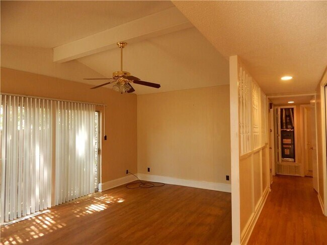 Foto del edificio - Tohara Properties3 (1407 Fairfield Dr)