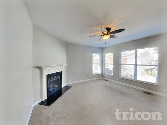 Foto del edificio - 1307 Creekside Dr