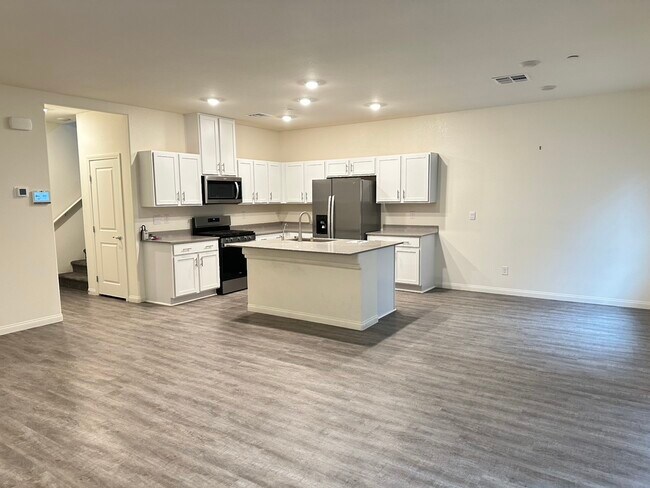 Building Photo - 4732 Peacock Cliffs Ave