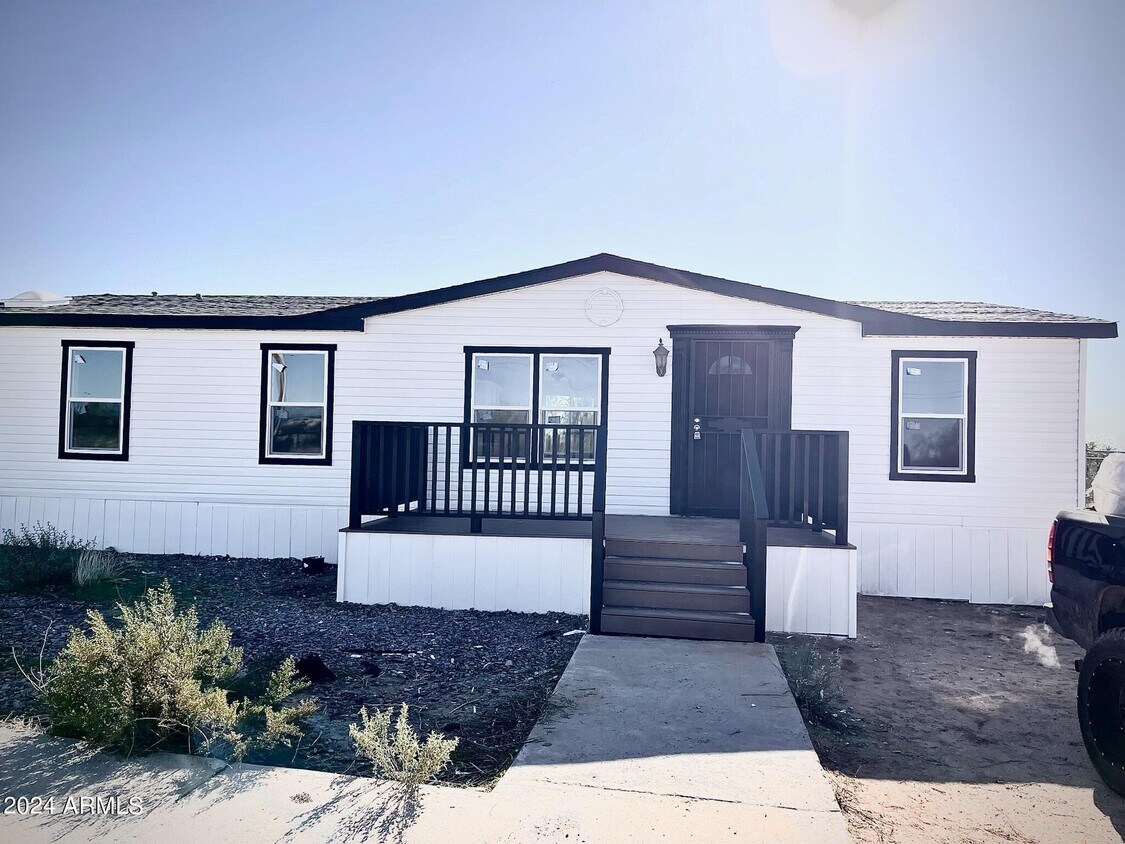 Primary Photo - 22509 N Royd Rd