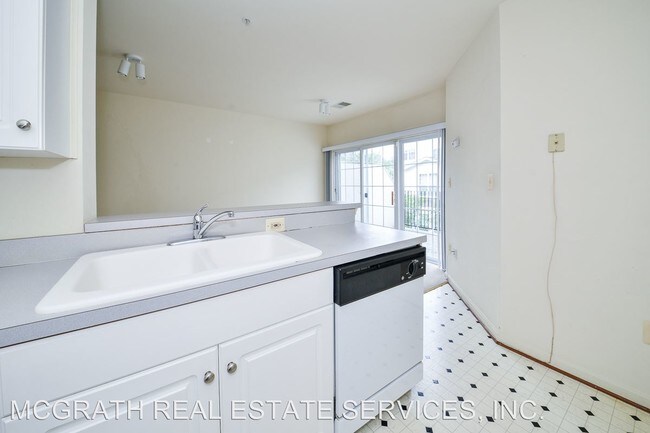 Building Photo - 1537 Northern Neck Dr