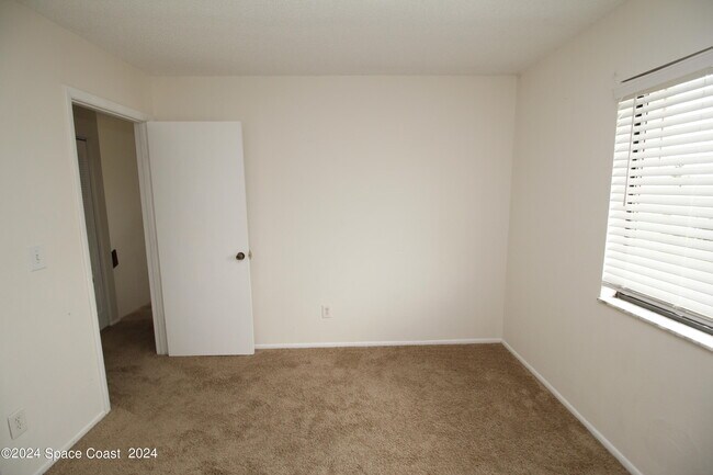 Foto del edificio - 1001 Abada Ct NE