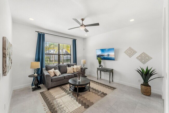 Foto del edificio - 8130 Allure Dr