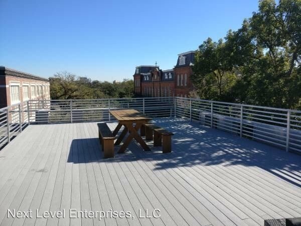 Building Photo - 4503 Prytania St