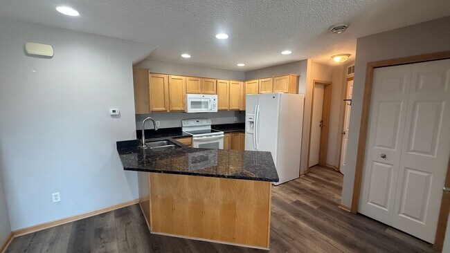 Foto del edificio - 16486 Elm Creek Ln