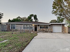 Building Photo - 2258 Lake Dr