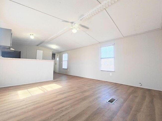 Foto del edificio - 4409 Rainbow Ln