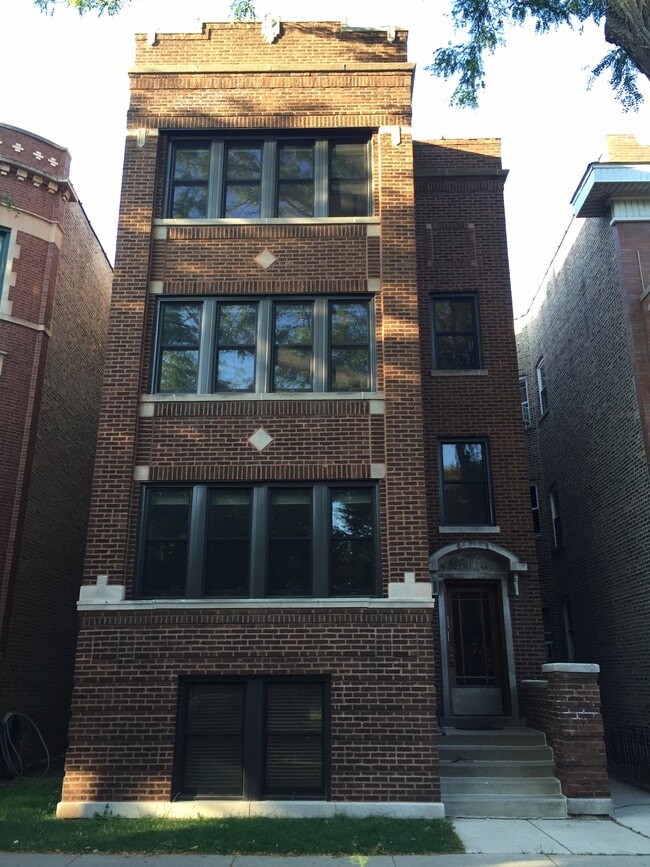 Building Photo - 2914 W Logan Blvd