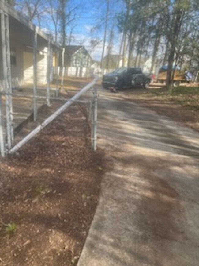 Foto del edificio - Large Private Lot with 3BR home!