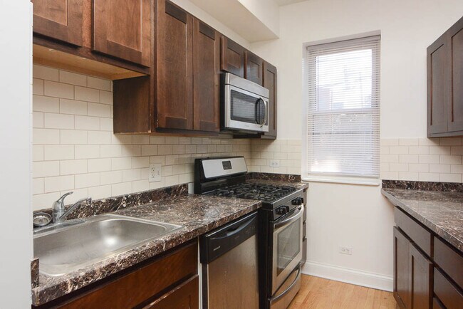 Building Photo - 1003 W Sunnyside Ave