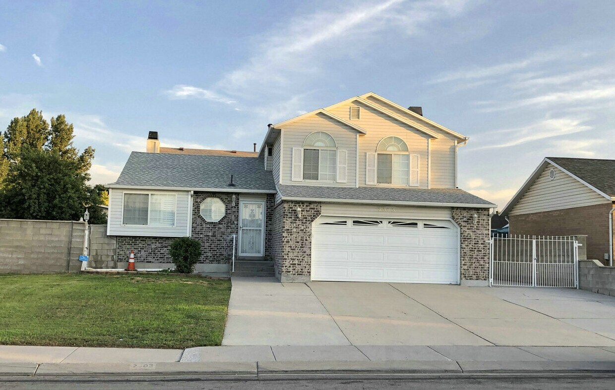 2303 W 4260 S, Taylorsville, UT 84129 House Rental in Taylorsville