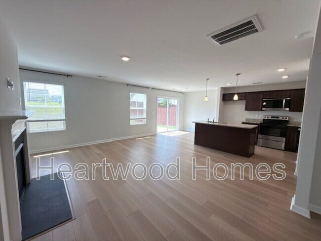 Foto del edificio - 406 Eclipse Ln