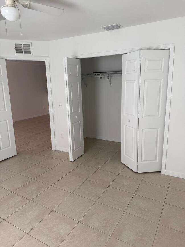 Foto del edificio - 842 SW 39th Terrace