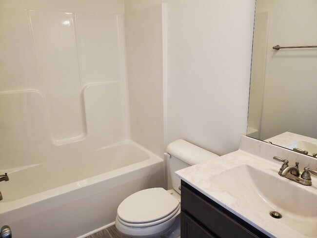 Foto del edificio - 108 Chatfield Dr.