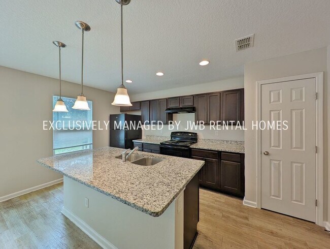 Building Photo - 8715 Samona Dr W