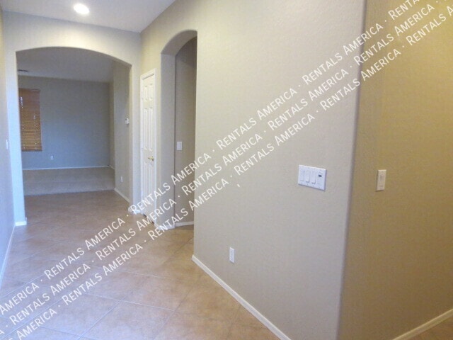 Building Photo - 103 W Hawk Way