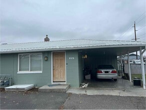 Building Photo - 804 W Cherry Ave