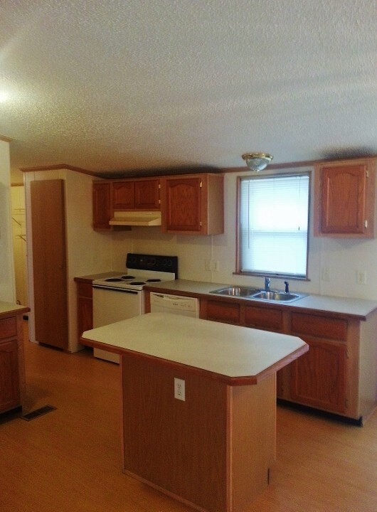 Foto del edificio - 200 N Field Rd