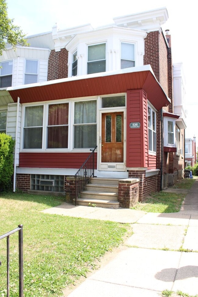 Building Photo - 536 W Chew Ave