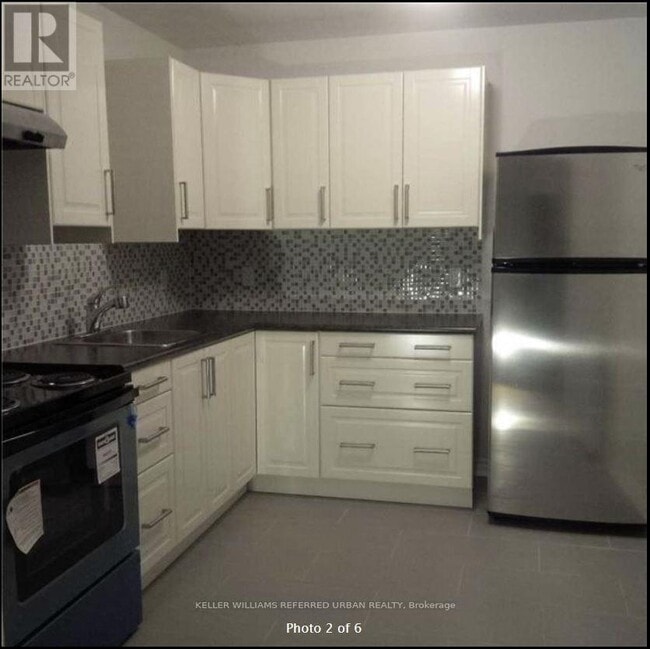 Building Photo - 2017 Avenue Rd