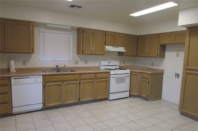 Foto del edificio - 2428 Pso Cisne