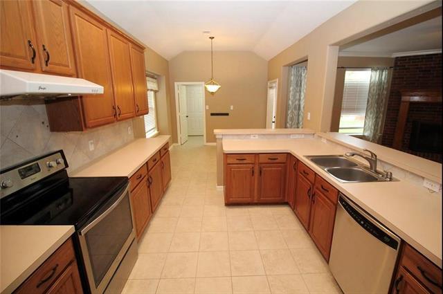 Building Photo - 1621 Woodstream Ln