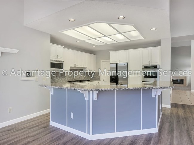 Building Photo - 3843 Cottonwood Dr