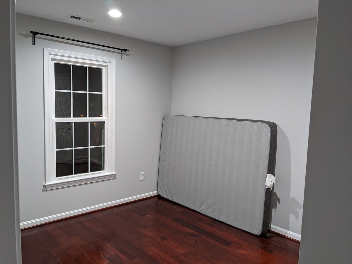 Photo - 5856 Watermark Cir (Centreville, VA)