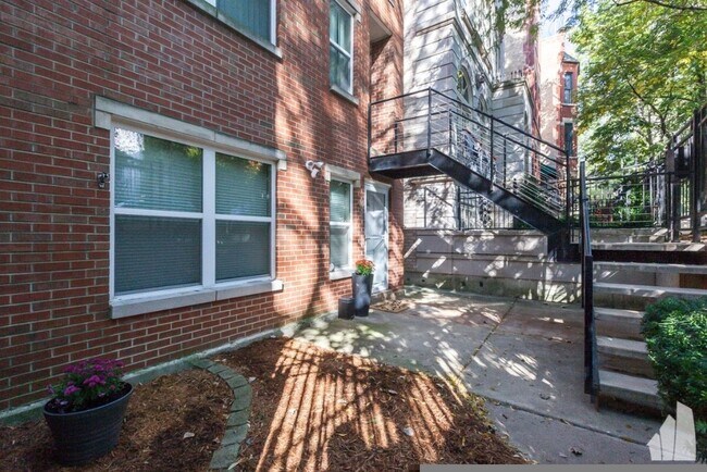 Foto del edificio - 1410 N Mohawk St