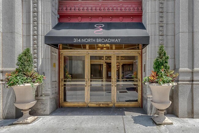 Foto del edificio - 314 N Broadway