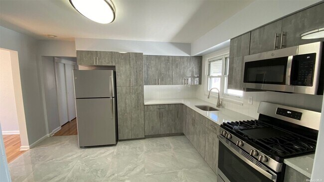 Foto del edificio - 137-12 63rd Ave