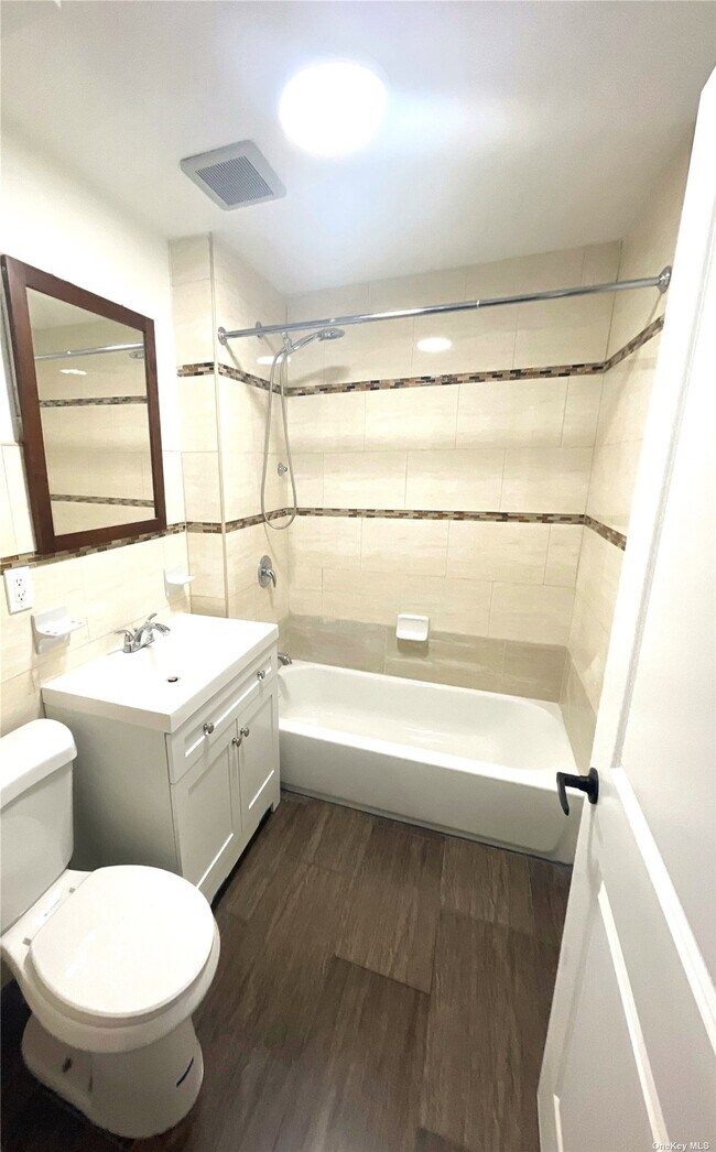 Building Photo - 742 E 218th St