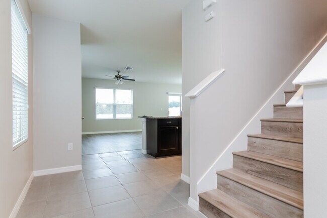 Foto del edificio - 11162 Leland Groves Dr