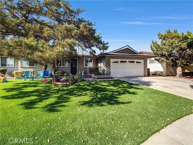 Foto del edificio - 1353 Hallwood Ct