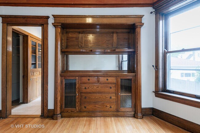 Foto del edificio - 2525 N St Louis Ave