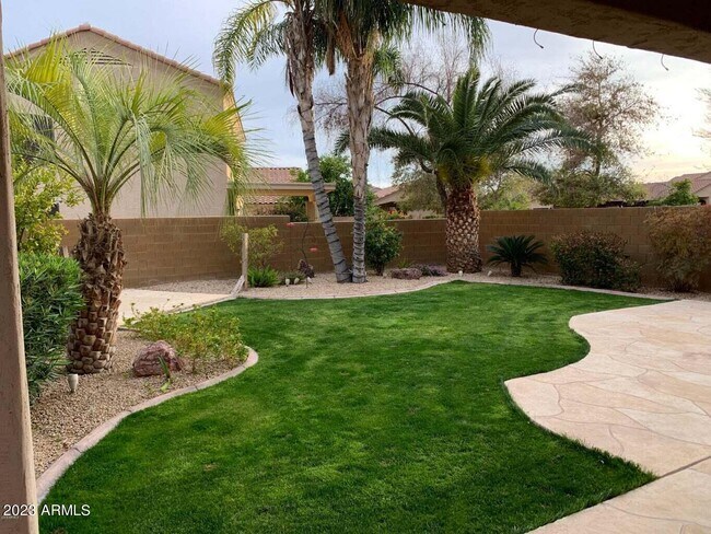 Foto del edificio - 2113 Kathleen Rd