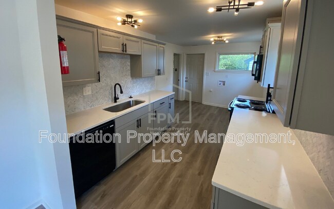 Foto del edificio - 3694 Marion Ave