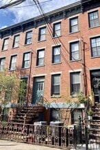 Building Photo - 214 8th St