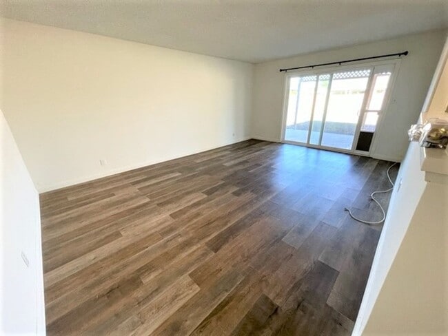 Building Photo - CYPRESS HOME  3BR 1.5BA WITH LARGE PATIO &...