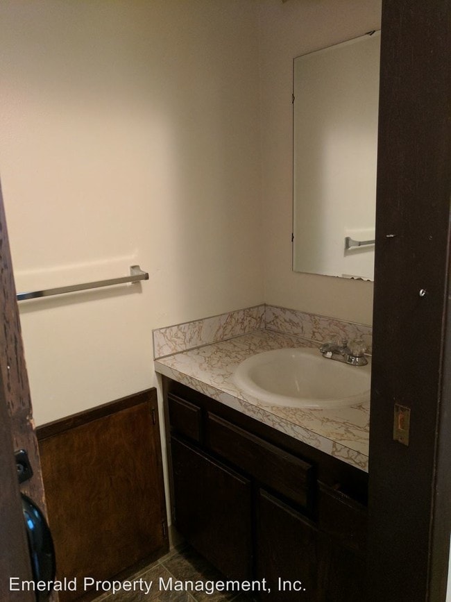 Building Photo - 2255 Donovan Dr
