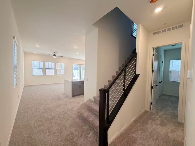 Building Photo - 519 La Vis Acrs Ln
