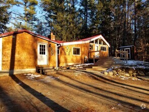 Building Photo - 52 Covered Bridge Ln