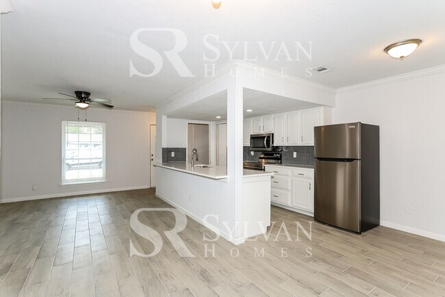 Foto del edificio - Lease today! No extra charge for contentment and relaxation!