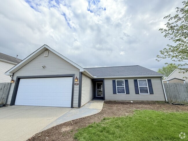 Building Photo - 1327 Roundtable Dr