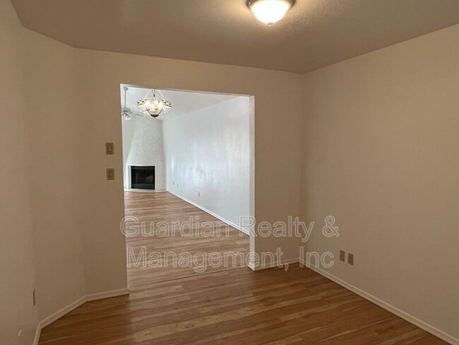 Building Photo - 15020 N 40th St