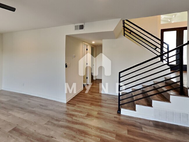 Building Photo - 13155 Portofino Dr