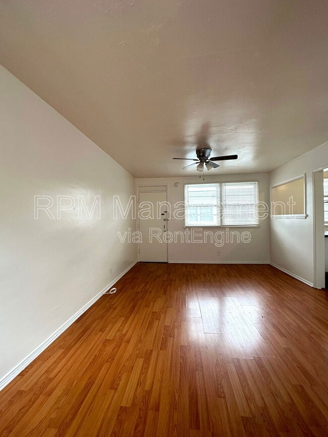 Foto del edificio - 1737 N Sycamore Ave