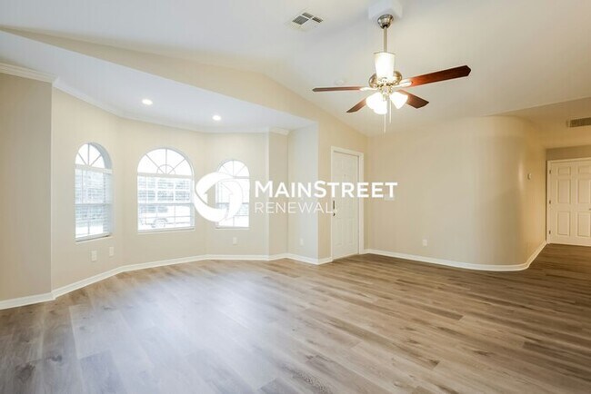 Building Photo - 3 Bedroom Pet-Friendly Home in Fort Meyers, FL with Main Street Renewal