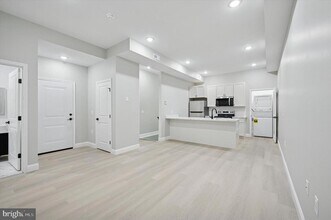 Building Photo - 103 N 63rd St