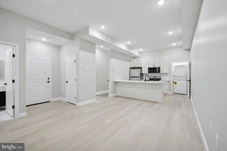 Building Photo - 103 N 63rd St